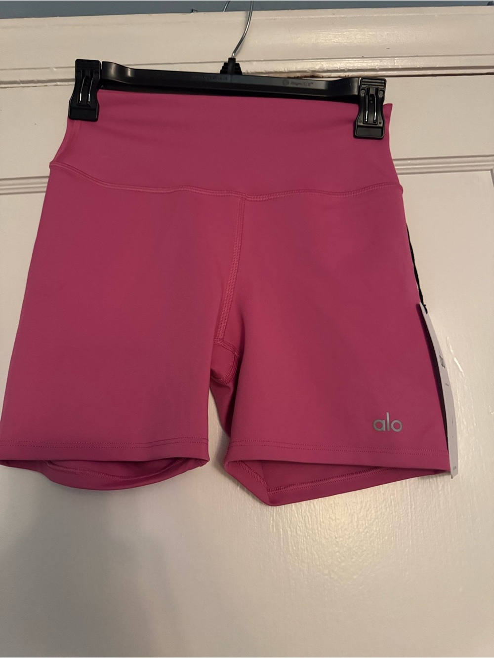 NWT ALO Yoga High-Rise Magenta Bike Shorts